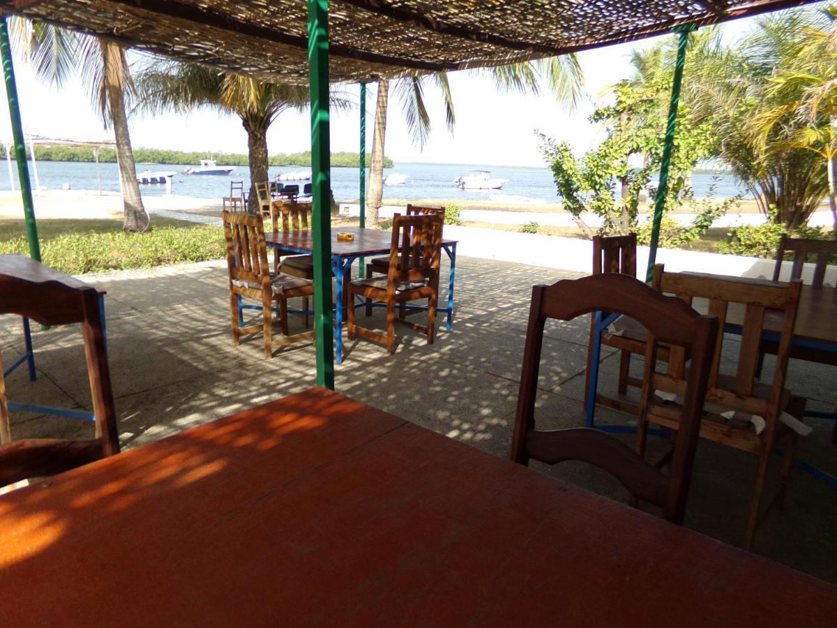 Hotel Katakalousse Yembakana Екстериор снимка