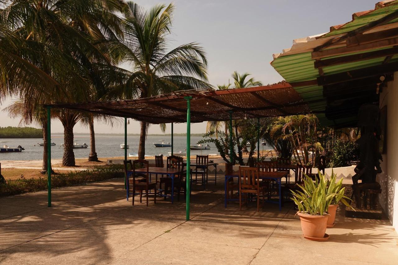 Hotel Katakalousse Yembakana Екстериор снимка