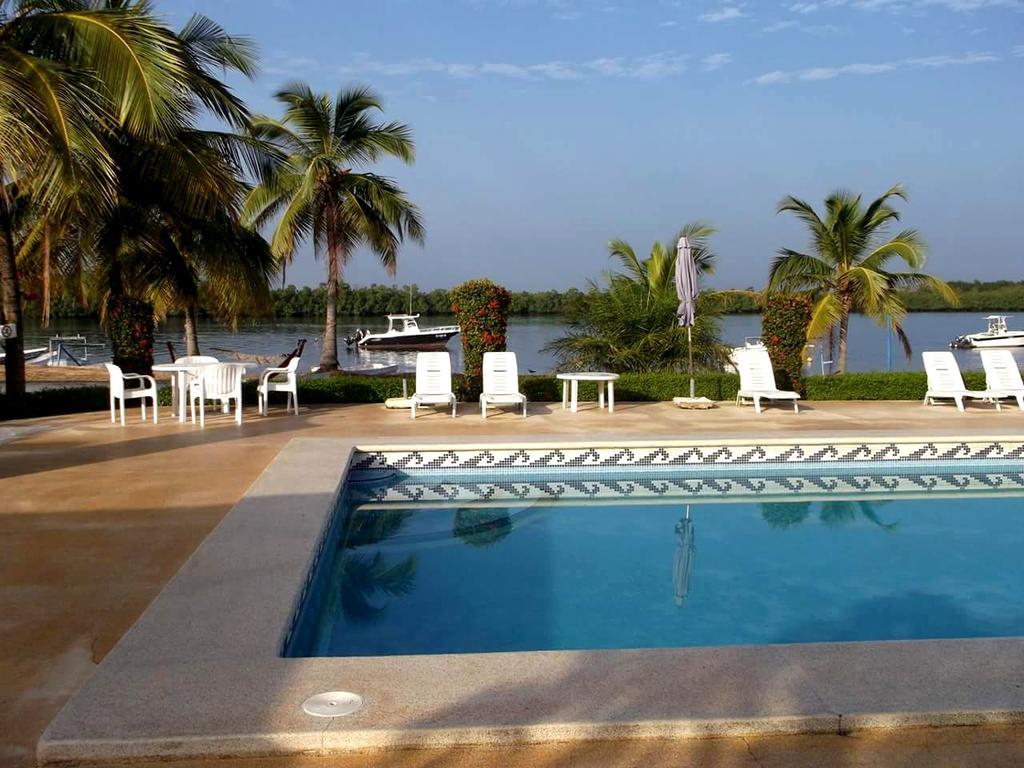 Hotel Katakalousse Yembakana Екстериор снимка