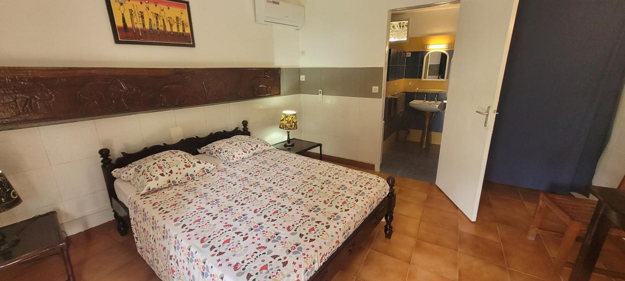 Hotel Katakalousse Yembakana Екстериор снимка
