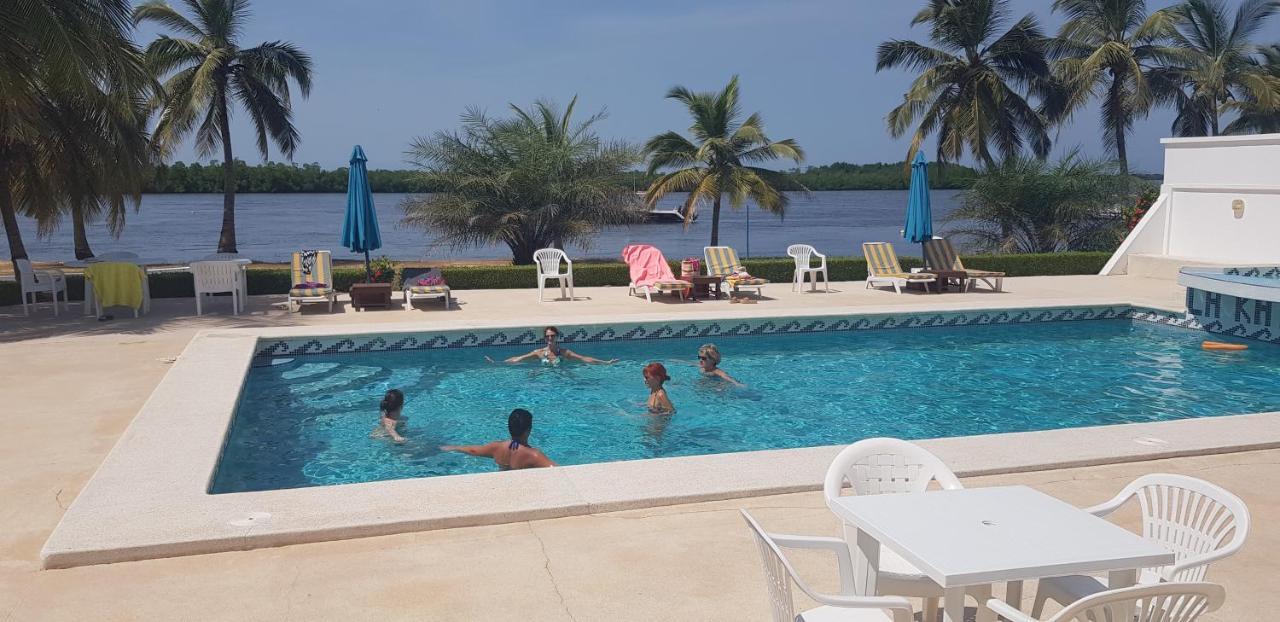 Hotel Katakalousse Yembakana Екстериор снимка